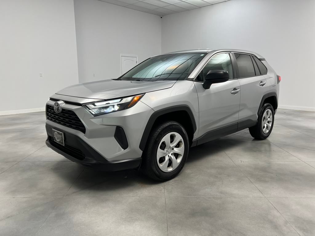 2024 Toyota RAV4 LE photo 2