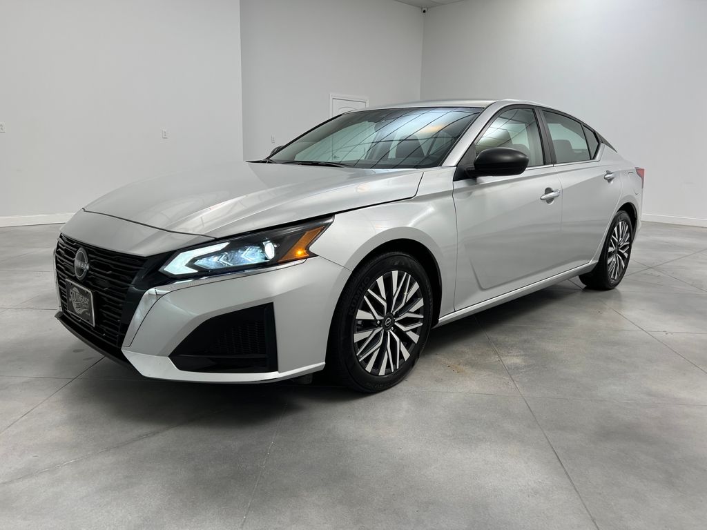 2024 Nissan Altima 2.5 SV photo 3
