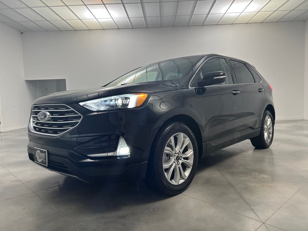 2024 Ford Edge Titanium photo 3