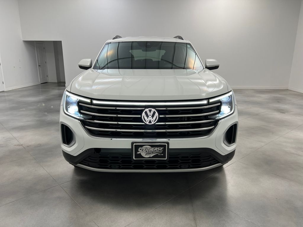 2024 Volkswagen Atlas SE Technology photo 2