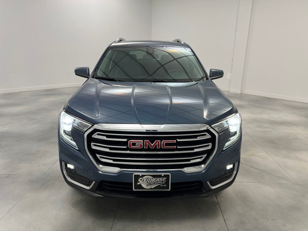 2024 Gmc Terrain SLT photo 2