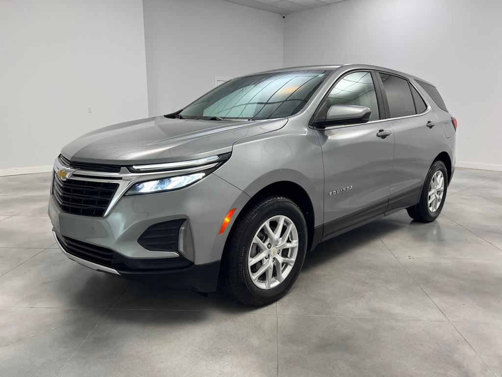 2024 Chevrolet Equinox LT photo 3