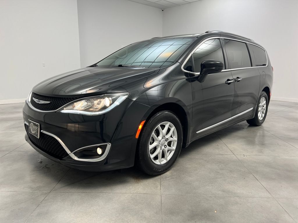 Used 2020 Chrysler Pacifica Touring L Minivan/Van