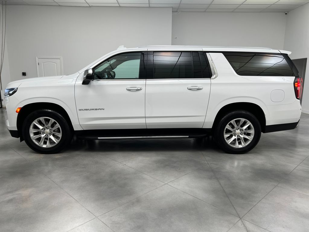 2023 Chevrolet Suburban Premier photo 4