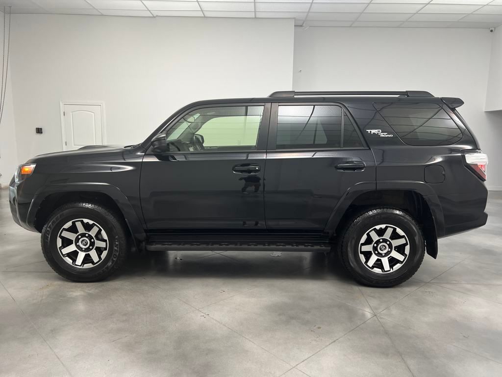 2024 Toyota 4Runner TRD Off-Road photo 3