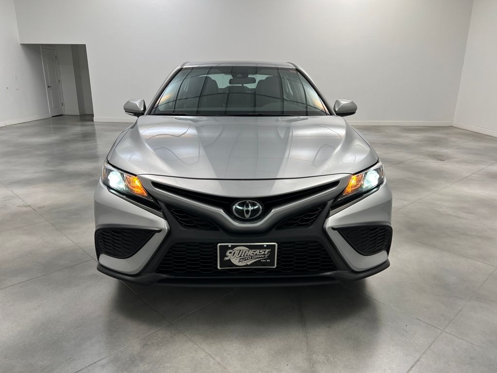 2024 Toyota Camry SE photo 2