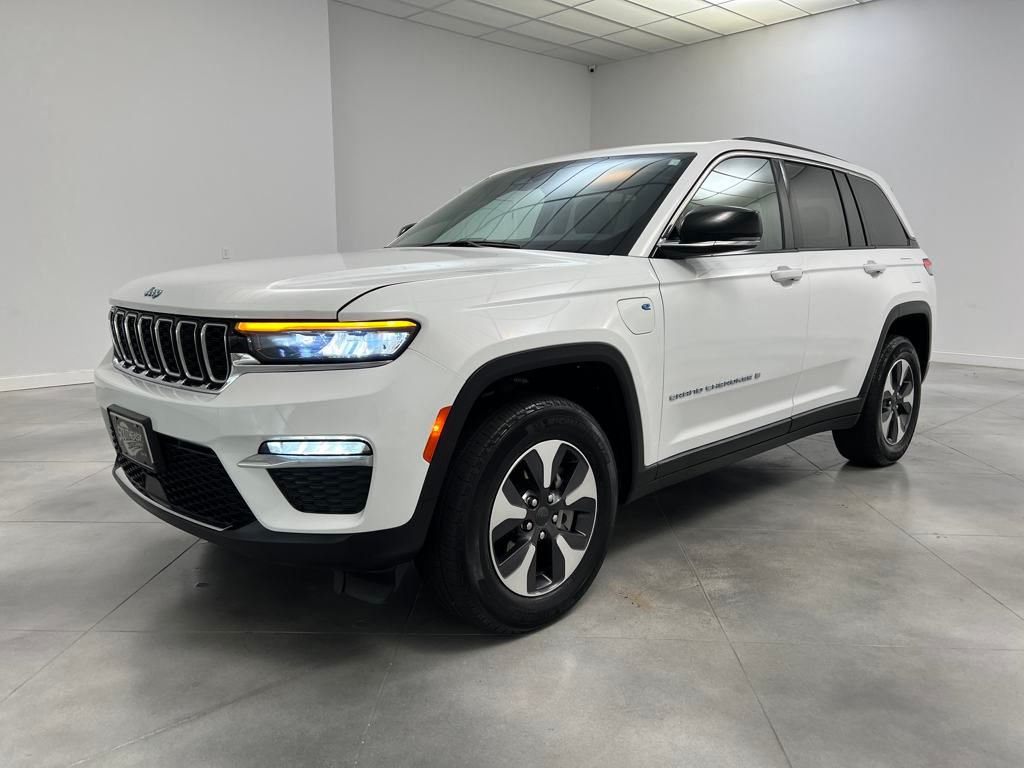 2023 Jeep Grand Cherokee 4xe photo 3