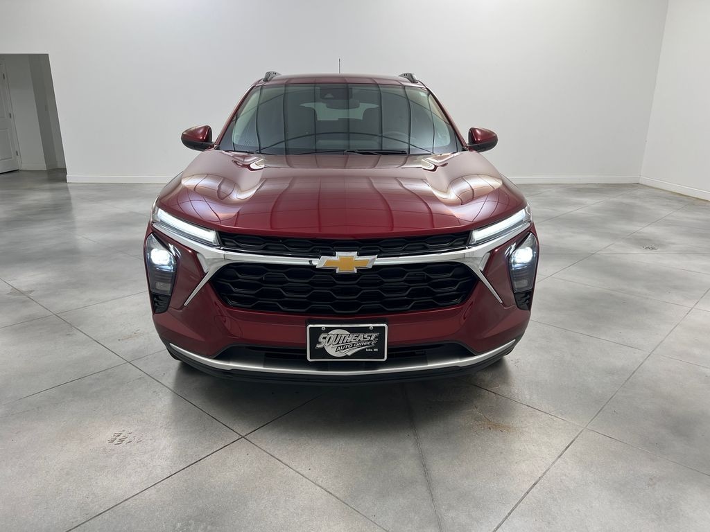 Used 2025 Chevrolet Trax LT SUV