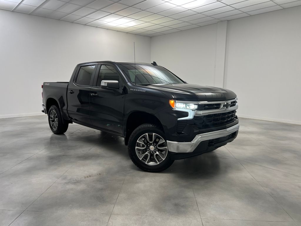 2024 Chevrolet Silverado 1500 LT's photo