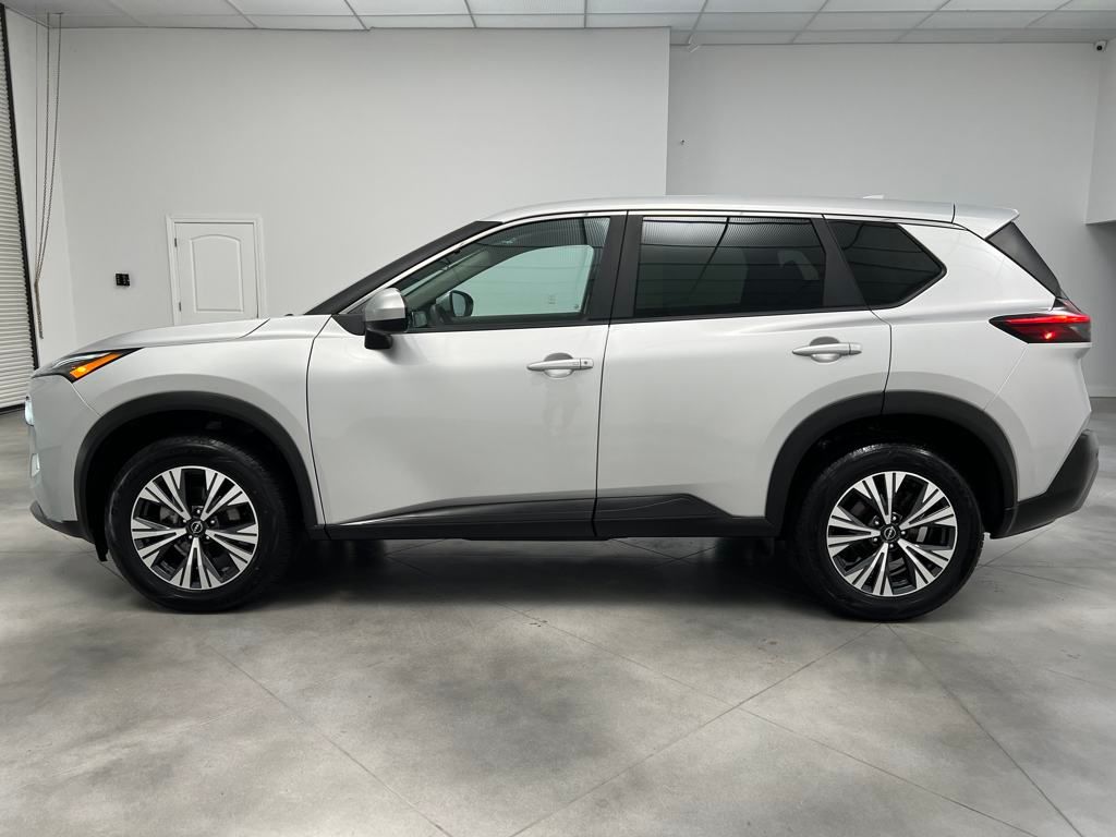 2023 Nissan Rogue SV photo 3