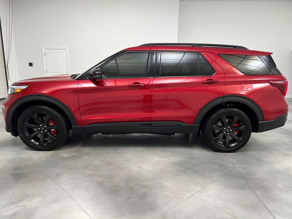 2022 Ford Explorer ST photo 4