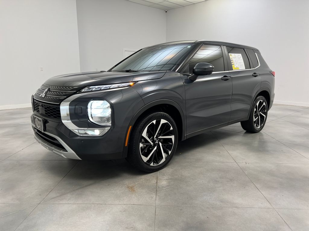 Used 2024 Mitsubishi Outlander SE SUV