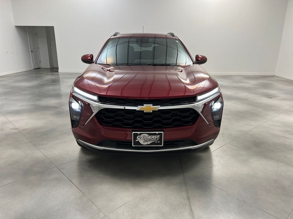 Used 2025 Chevrolet Trax LT SUV