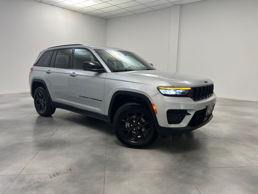 2025 Jeep Grand Cherokee Altitude 4x4's photo