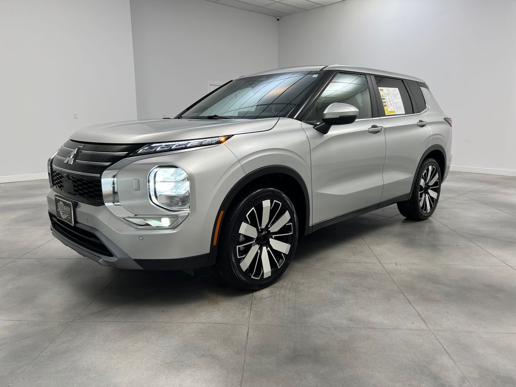 Used 2025 Mitsubishi Outlander SE SUV