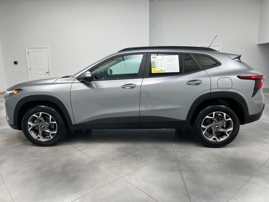 Used 2025 Chevrolet Trax LT SUV