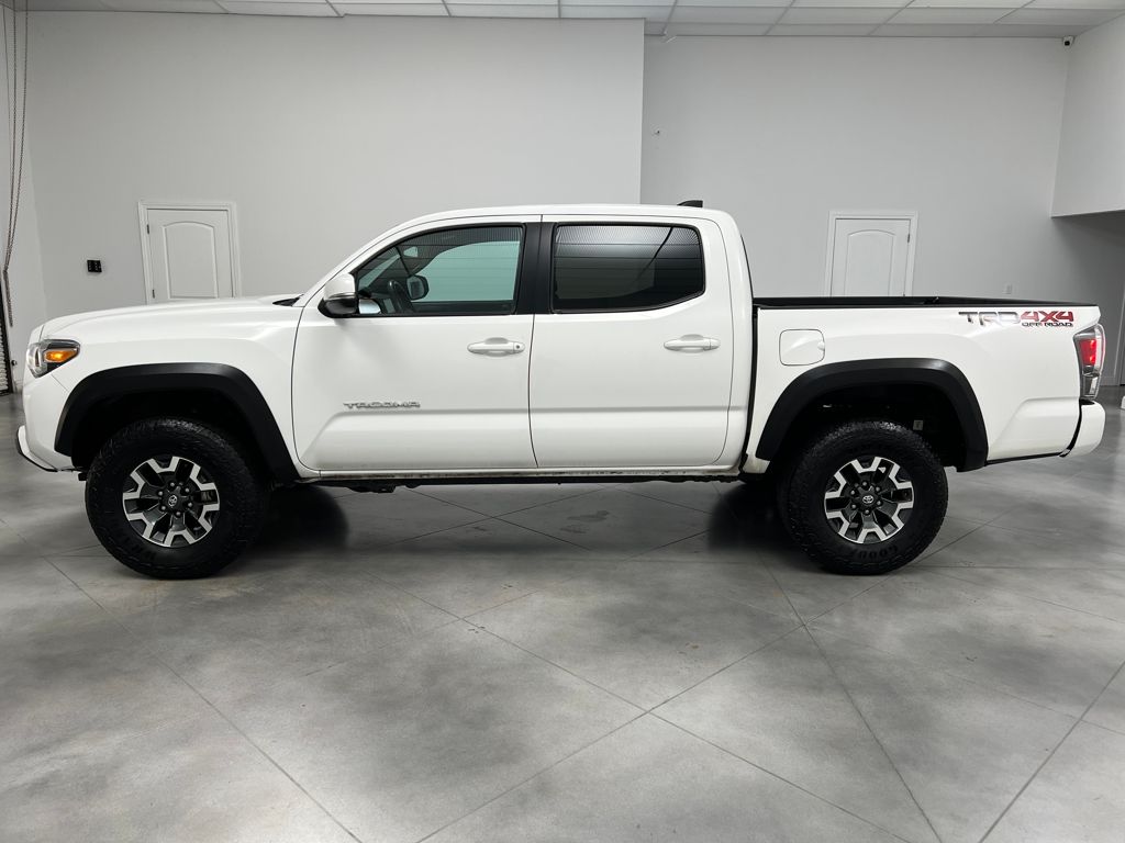 2023 Toyota Tacoma TRD Off-Road photo 4