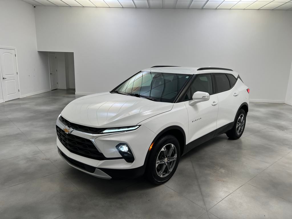 2024 Chevrolet Blazer 3LT photo 2