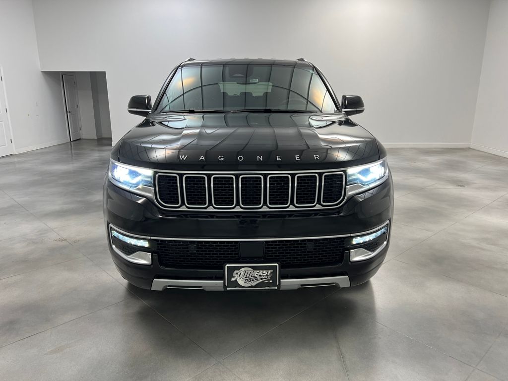 2024 Jeep Wagoneer L Series II photo 2