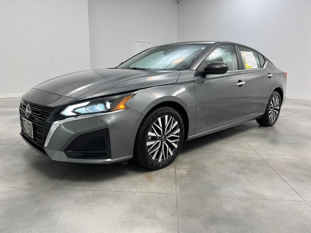 Used 2025 Nissan Altima 2.5 SV Sedan