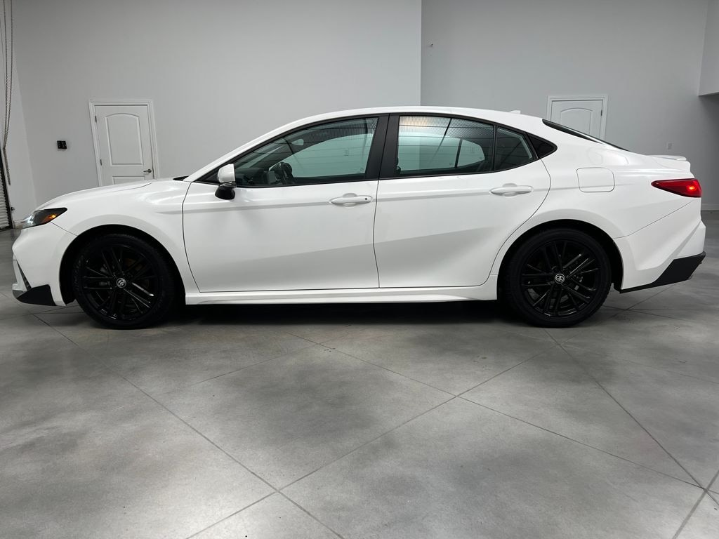 Used 2025 Toyota Camry SE Sedan