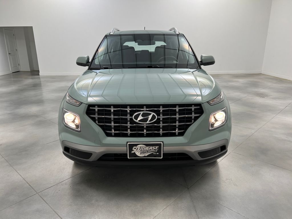 Used 2025 Hyundai Venue SEL SUV