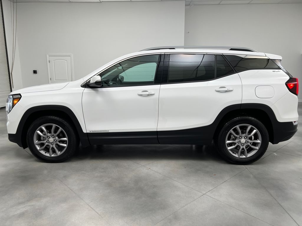 2024 Gmc Terrain SLT photo 3