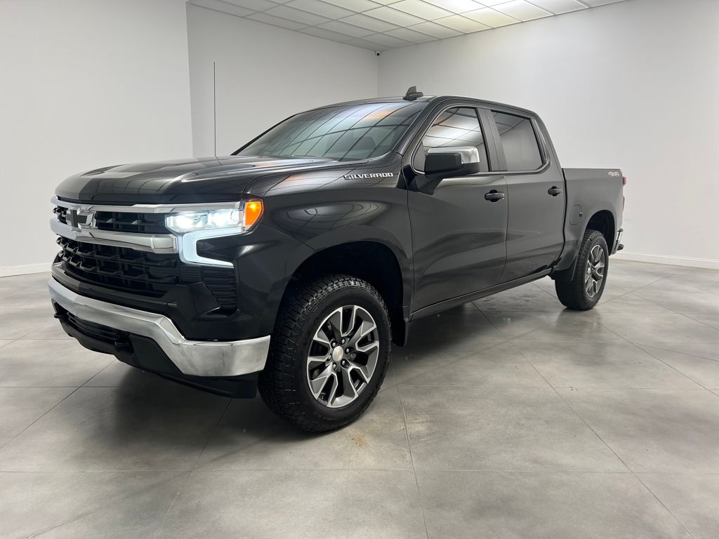 2024 Chevrolet Silverado 1500 LT photo 3