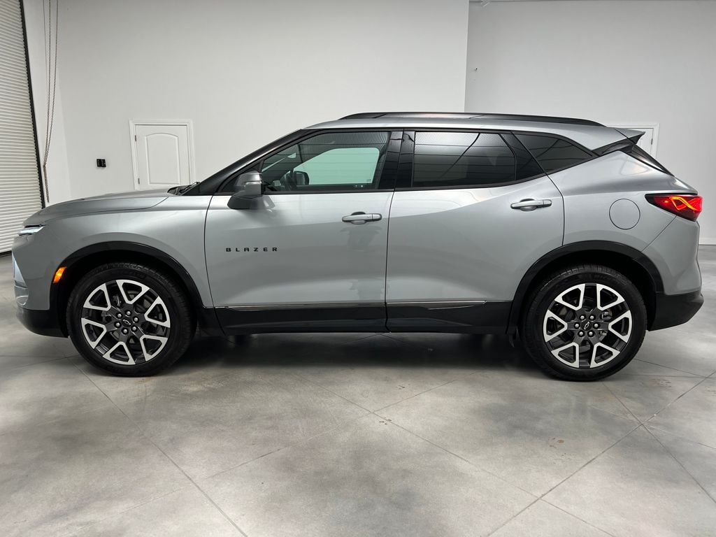 2025 Chevrolet Blazer RS photo 4