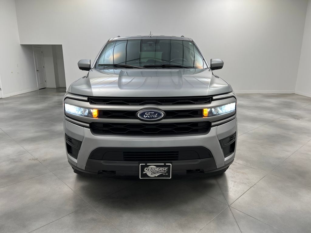 2023 Ford Expedition MAX XLT photo 2