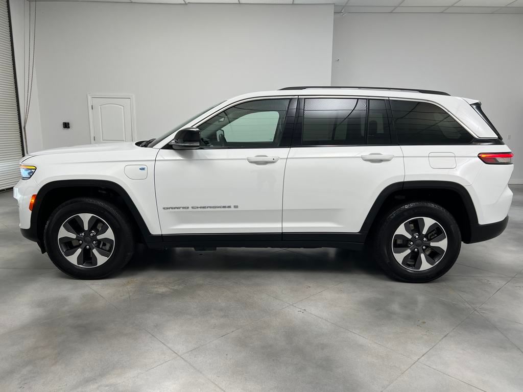 2023 Jeep Grand Cherokee 4xe photo 4