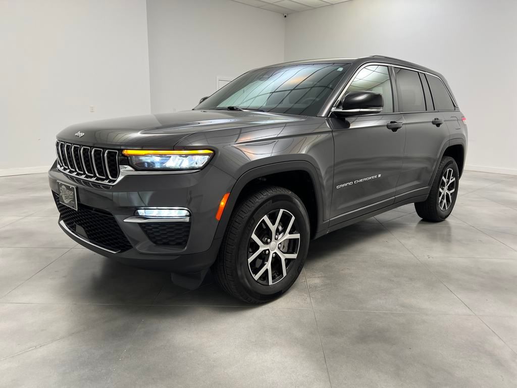 2024 Jeep Grand Cherokee Limited photo 2