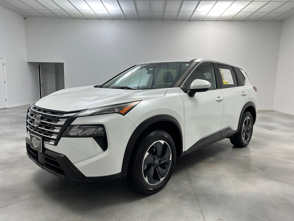 2024 Nissan Rogue SV photo 2