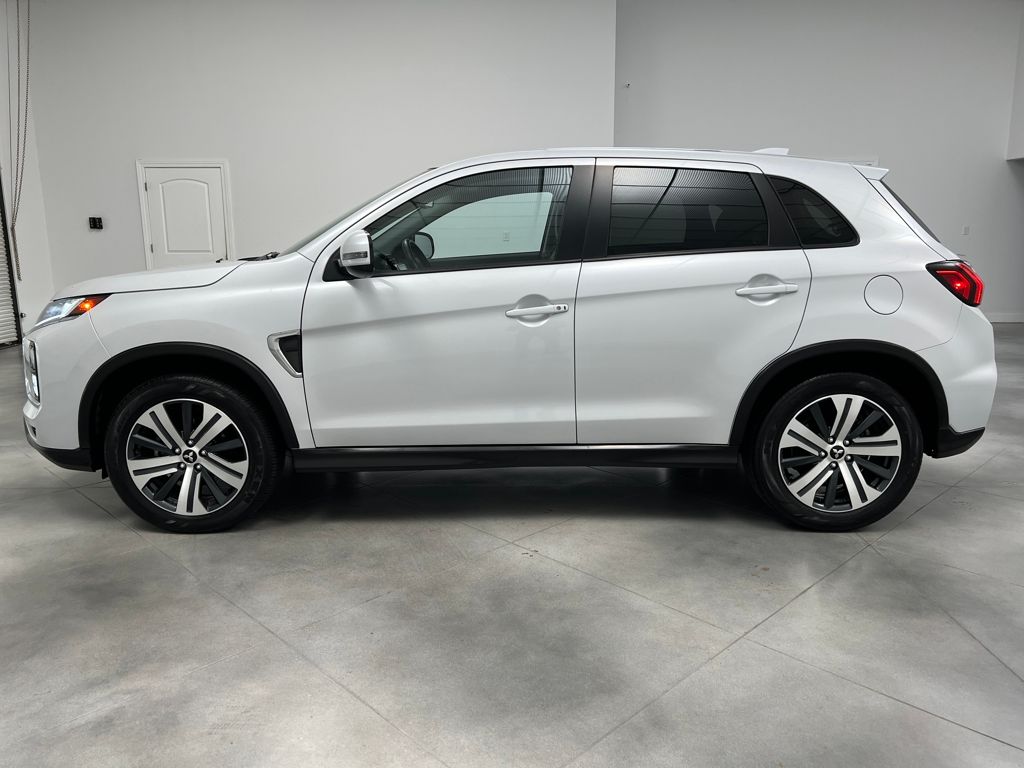 2024 Mitsubishi Outlander Sport ES photo 4
