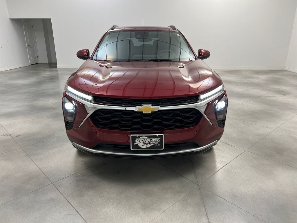 Used 2025 Chevrolet Trax LT SUV