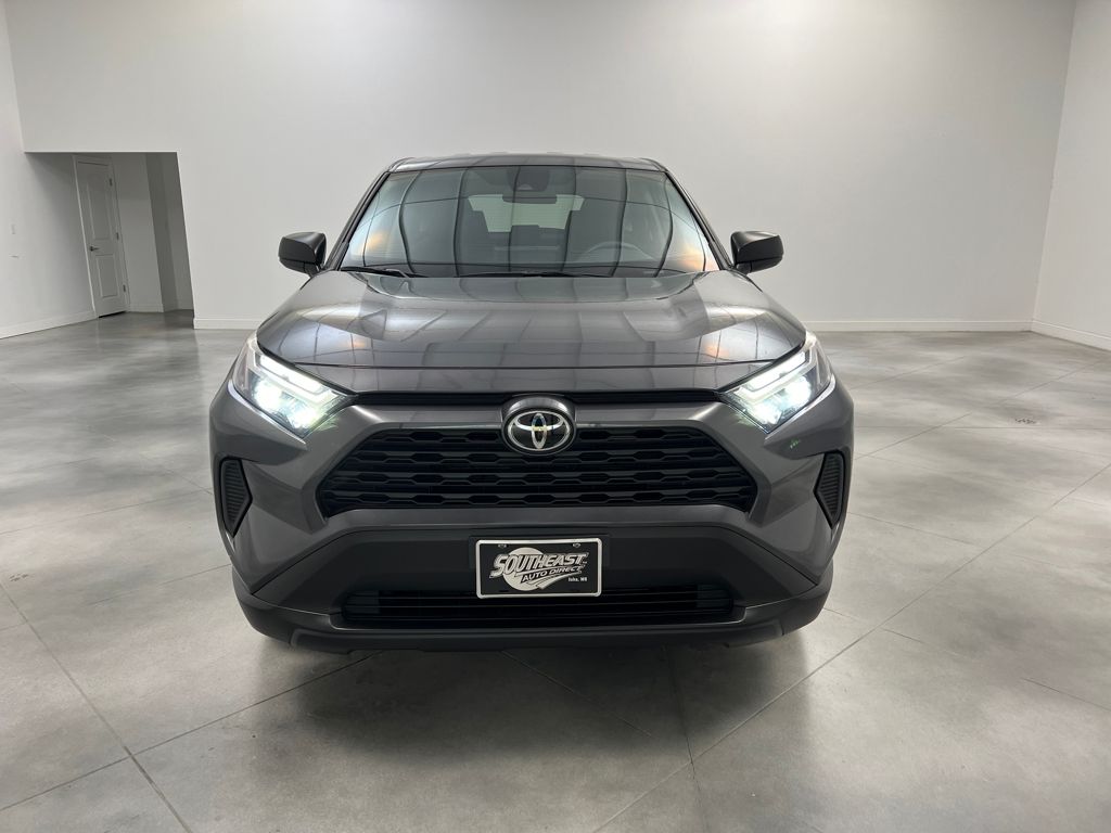 2024 Toyota RAV4 LE photo 2
