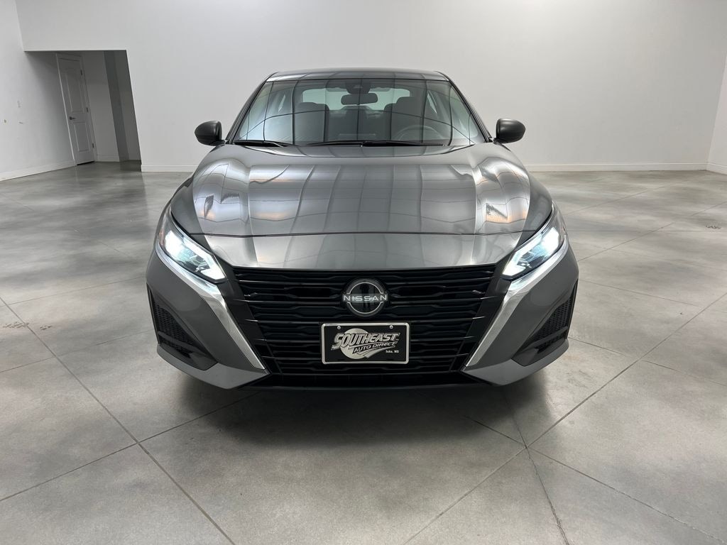 Used 2024 Nissan Altima 2.5 SV Sedan