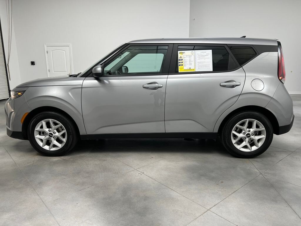 Used 2024 Kia Soul LX Hatchback