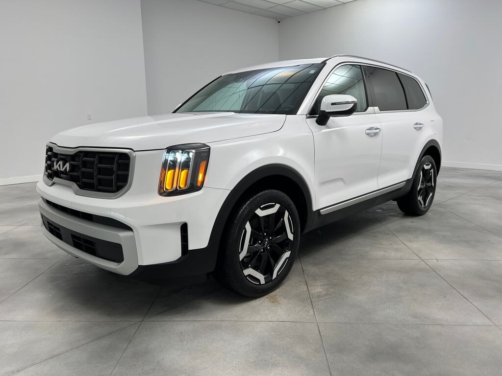 Used 2025 Kia Telluride S SUV