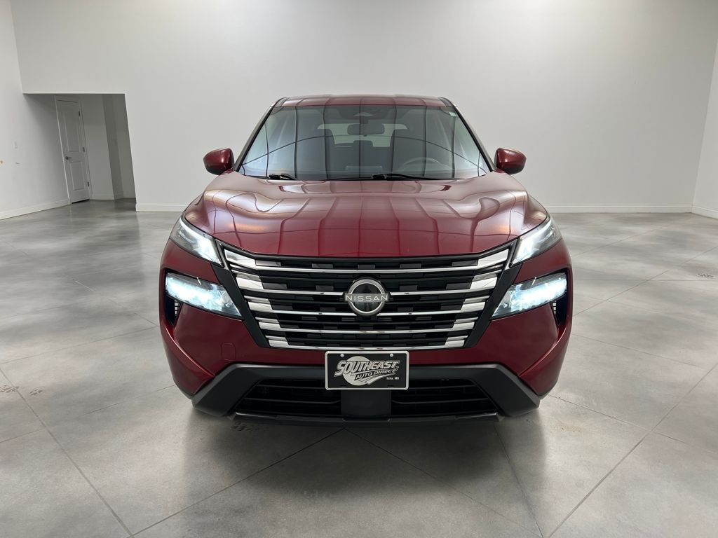2024 Nissan Rogue SV photo 2