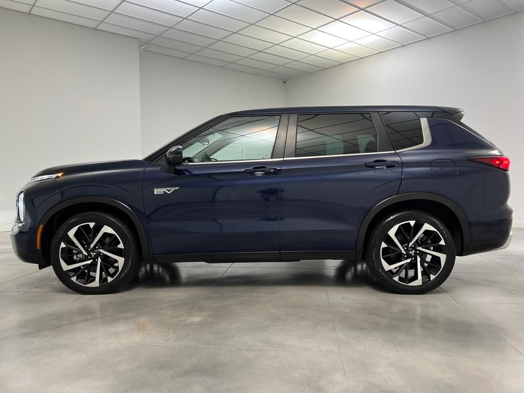 2023 Mitsubishi Outlander PHEV SE photo 4