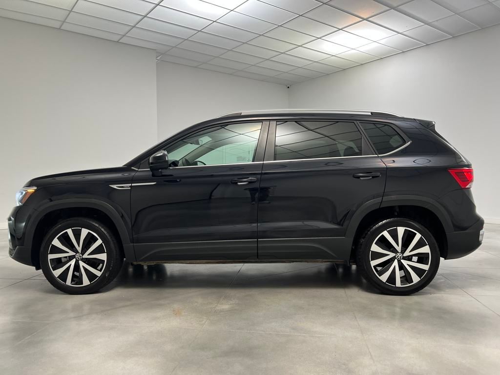 2024 Volkswagen Taos SE photo 4