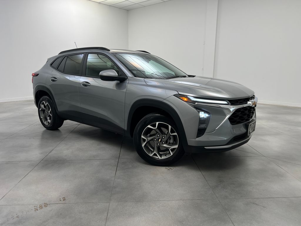 2025 Chevrolet Trax LT's photo