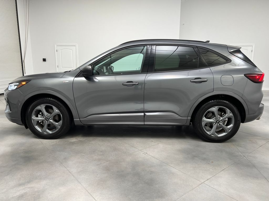 2024 Ford Escape ST-Line photo 4