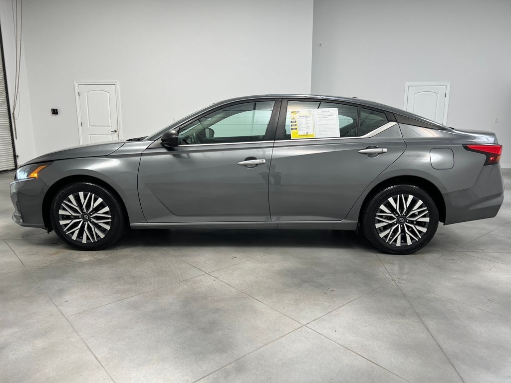 Used 2024 Nissan Altima 2.5 SV Sedan