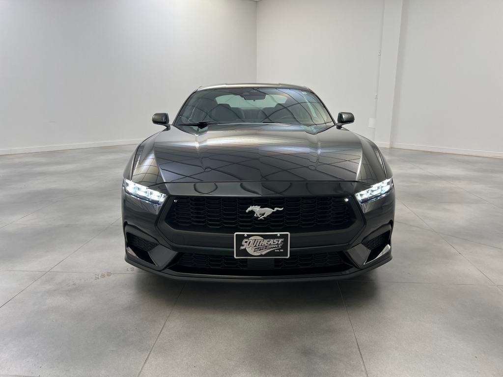 2024 Ford Mustang EcoBoost photo 2