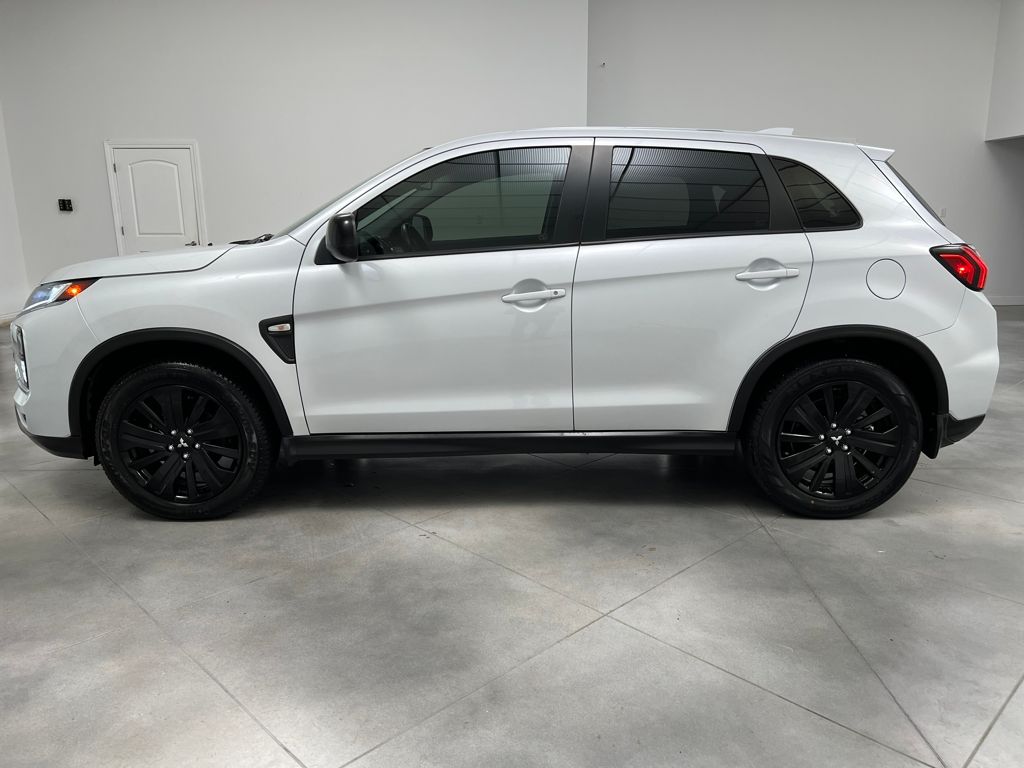 2022 Mitsubishi Outlander Sport LE photo 2