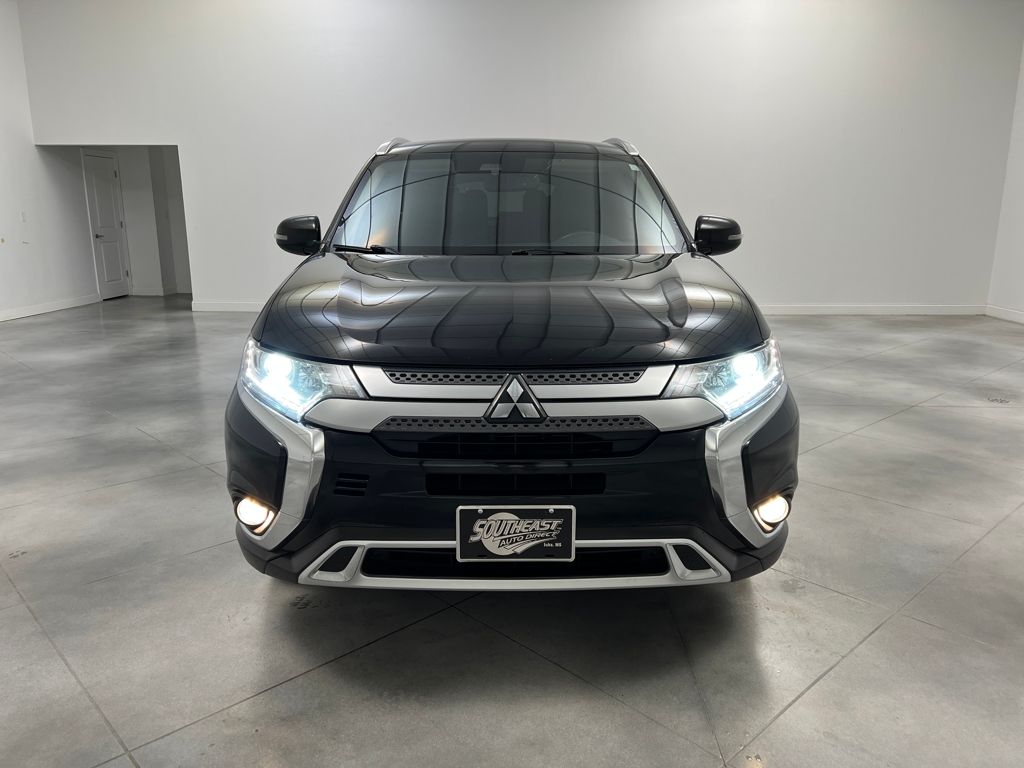 2020 Mitsubishi Outlander SE photo 2