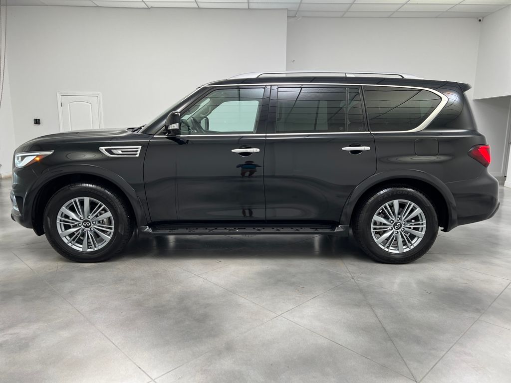 2023 Infiniti QX80 Luxe photo 4