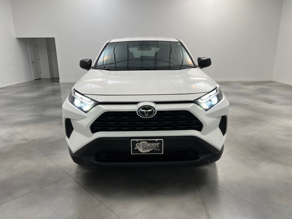 2025 Toyota RAV4 LE photo 2